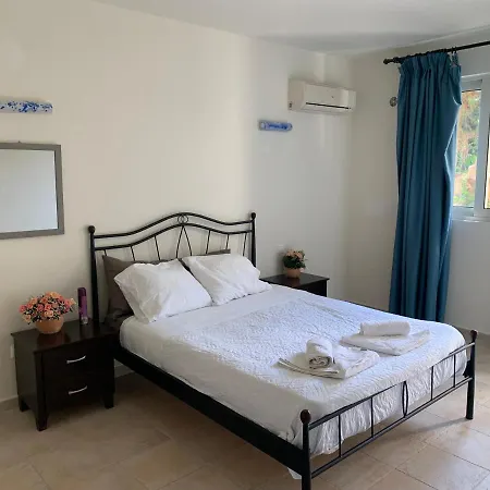 Cassiopeia 3-bedroom House On The Beach With Pool
