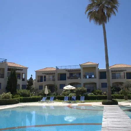 Cassiopeia 3-bedroom House On The Beach With Pool * Chania (Crete)